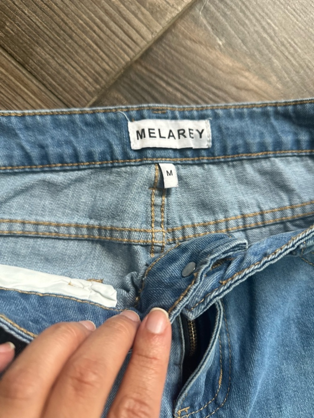 Light Blue Distressed Wide-Leg High-Rise Jeans for Women - Picture 10 of 13